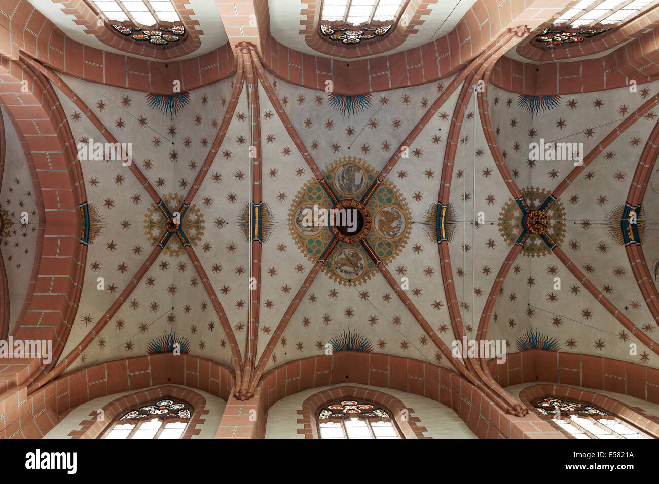 Voûtes gothique avec des peintures, Eglise Notre Dame, Oberwesel, Rhénanie-Palatinat, Allemagne Banque D'Images