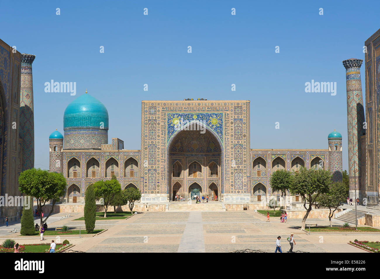 Tilya-Kori Madrasah, Reghistan, Samarkand, Ouzbékistan Banque D'Images