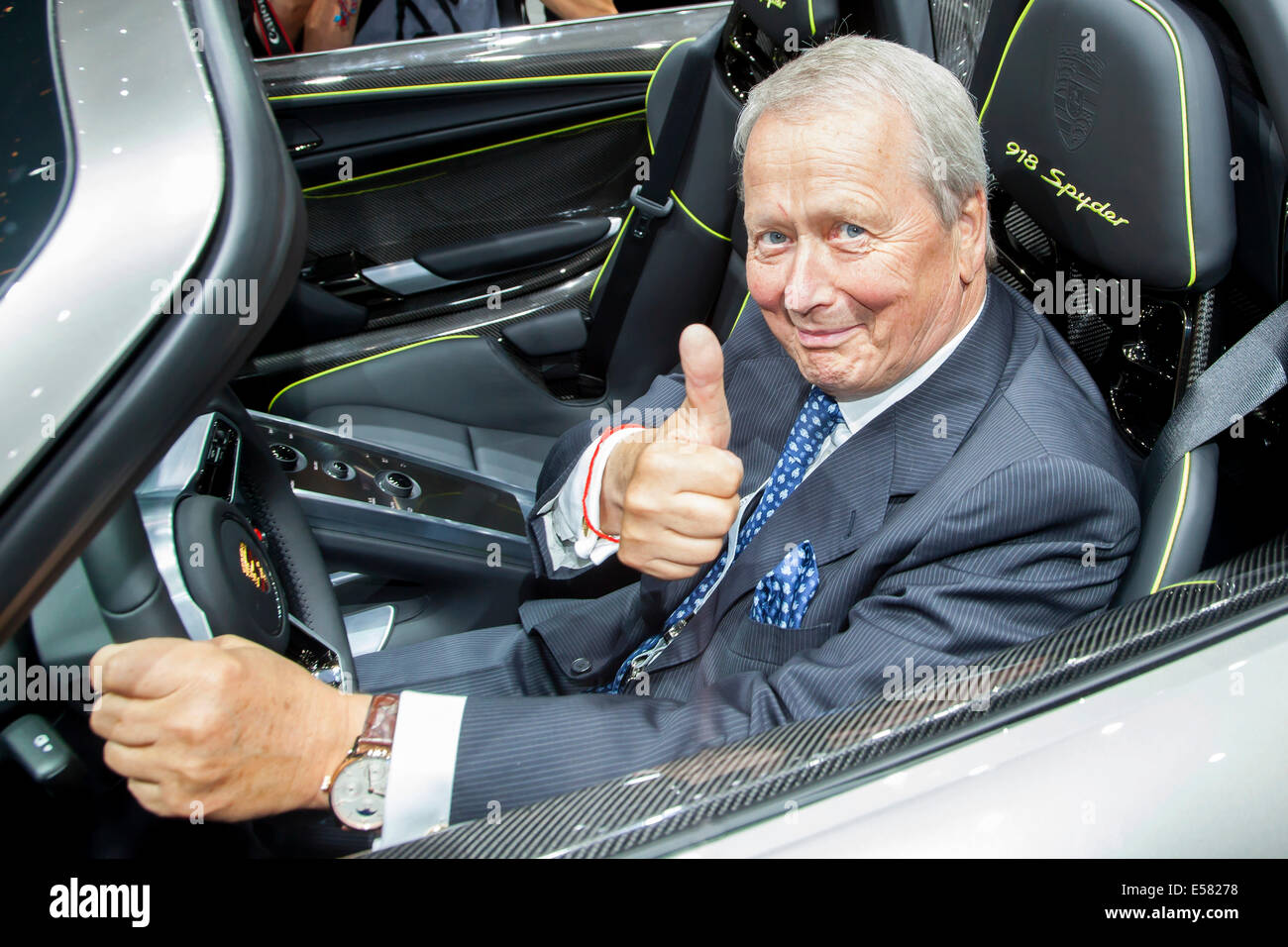 Wolfgang Porsche, président du conseil d'administration de Porsche AG, Porsche 918 Spyder, Groupe Nuit de la Volkswagen AG à la 65e Banque D'Images
