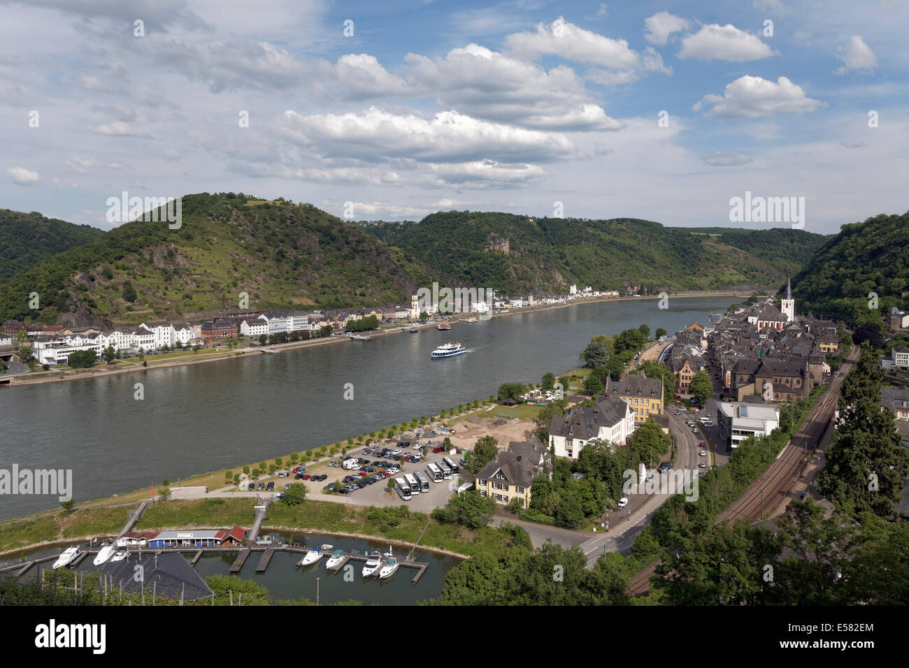 Vallée du Rhin avec Saint Goar et St Goarshausen, Patrimoine Mondial de l'Unesco de la vallée du Haut-Rhin moyen, Rhénanie-Palatinat, Allemagne Banque D'Images