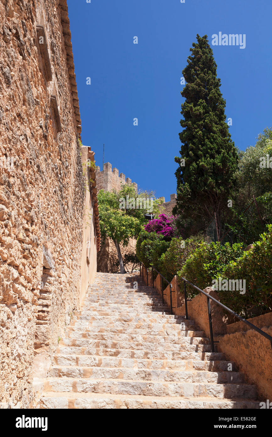 Ascension de la Castell de Capdepera, Manacor, Majorque, Îles Baléares, Espagne Banque D'Images