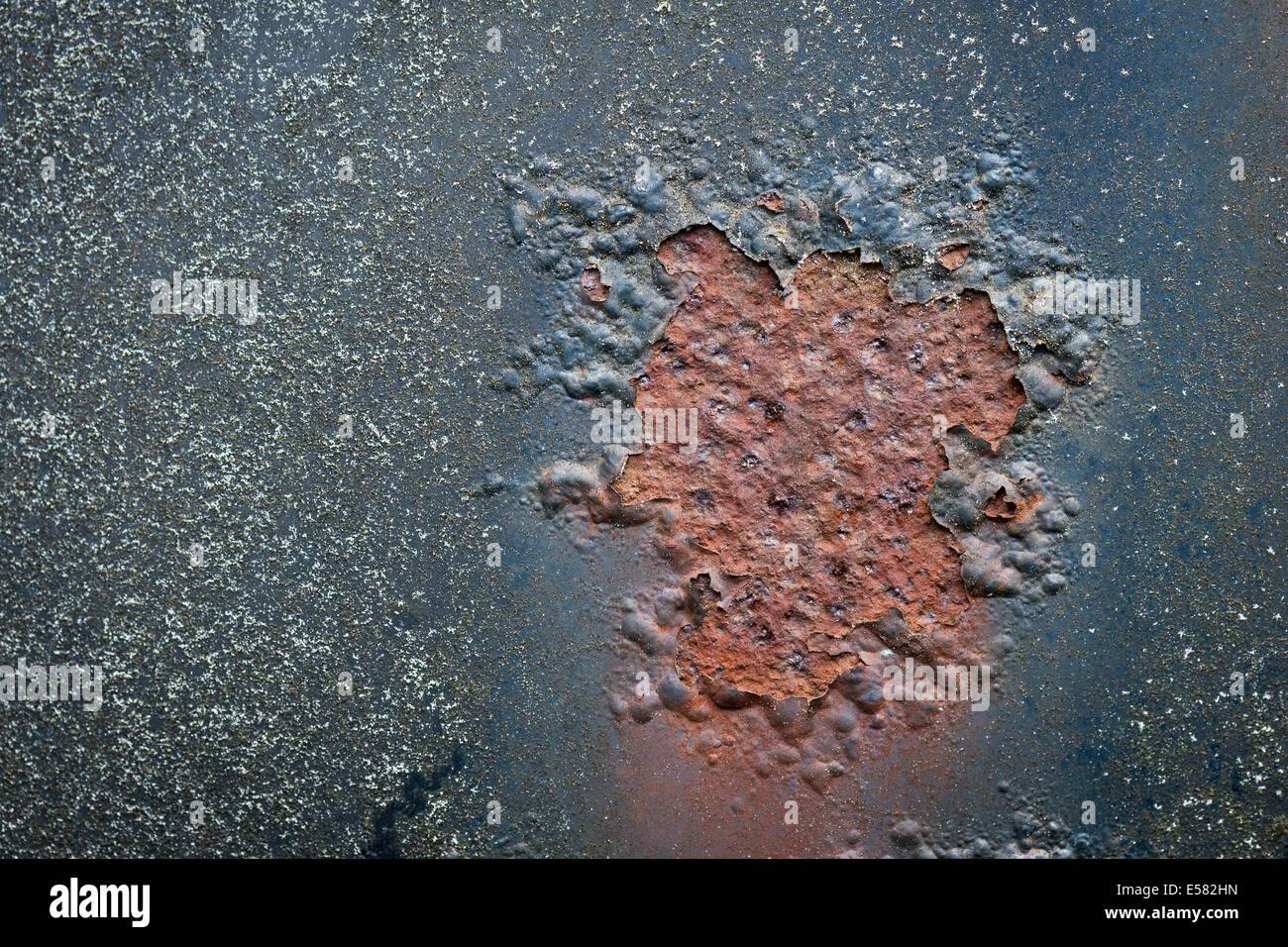 La rouille, de la peinture, location de corps, Kyrkö Mosse junkyard, Ryd, Templin, comté de Kronoberg, Suède Banque D'Images