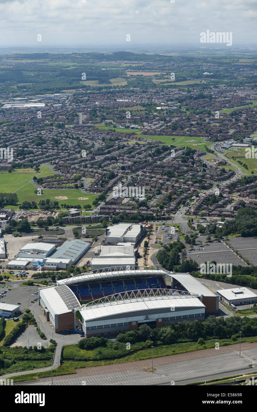 Un gros plan vue aérienne du DW Stadium de Wigan, accueil de Wigan Athletic Banque D'Images