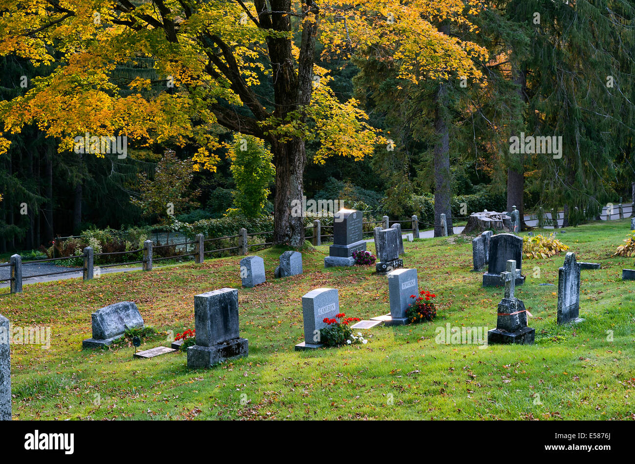 Cimetière d'automne, Lenox, Massachusetts, USA Banque D'Images