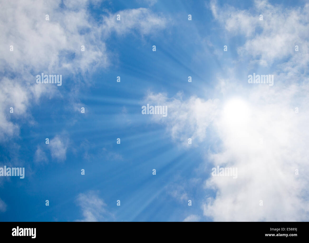 Fond de Ciel bleu avec des nuages Banque D'Images