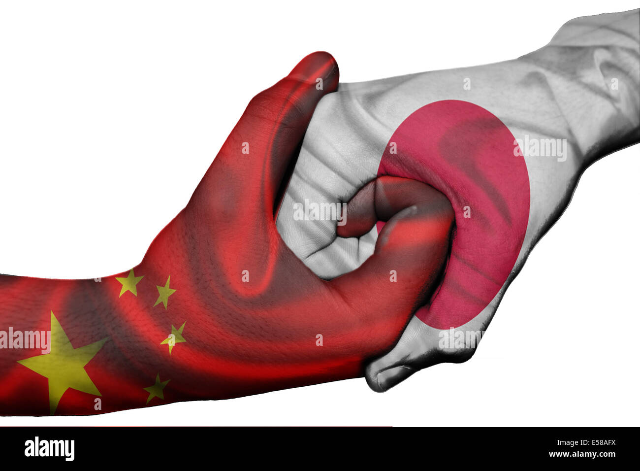 Poignée de main entre diplomatique Pays : drapeaux de Chine et Japon surimprimées les deux mains Banque D'Images