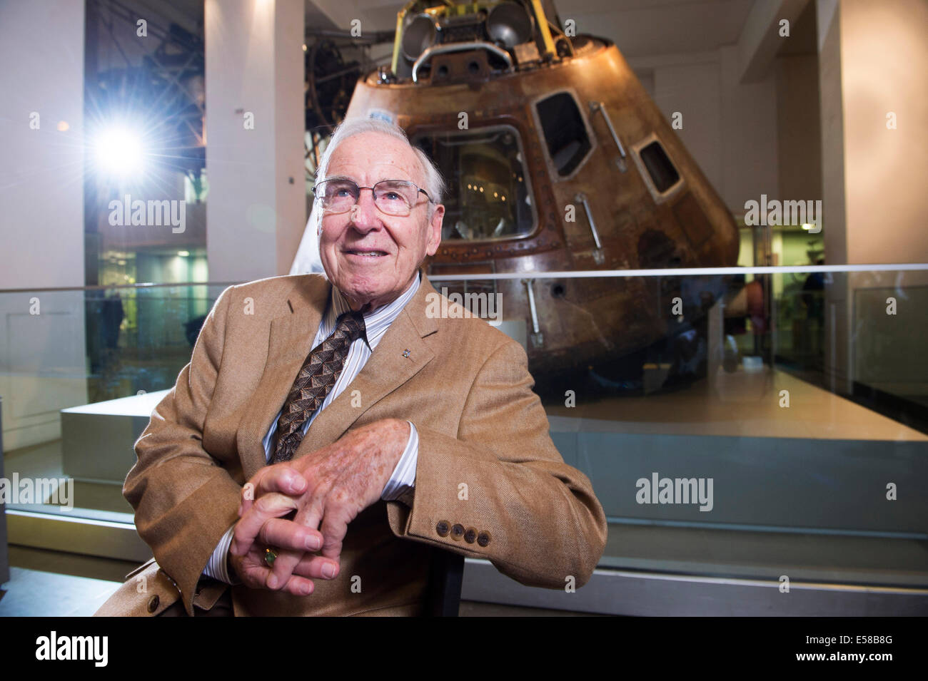 Jim Lovell astronaute dans le Science Museum Banque D'Images Jim Lovell astronaute dans le Science Museum Banque D'Images
