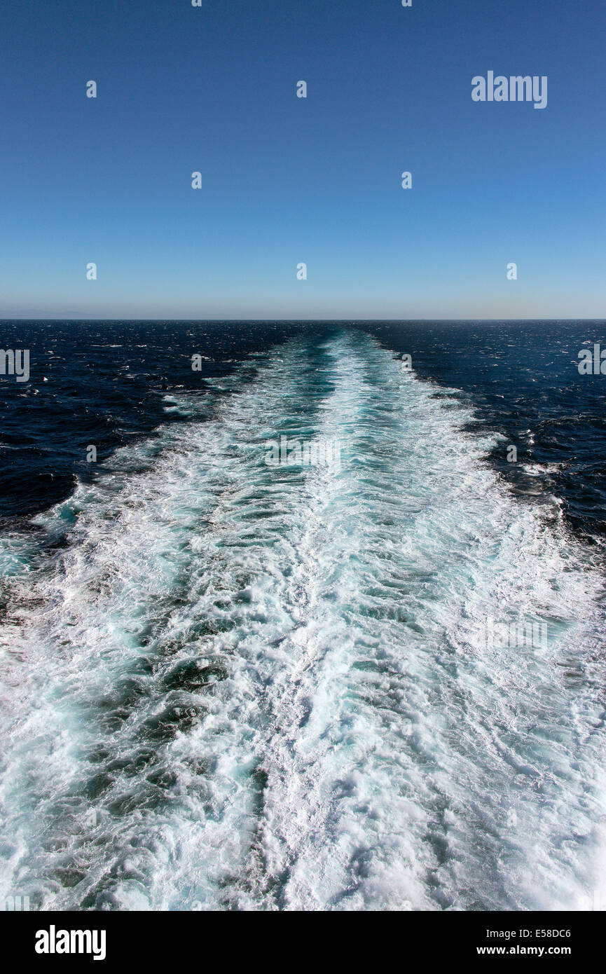 Service de bateau sur l'océan. Banque D'Images