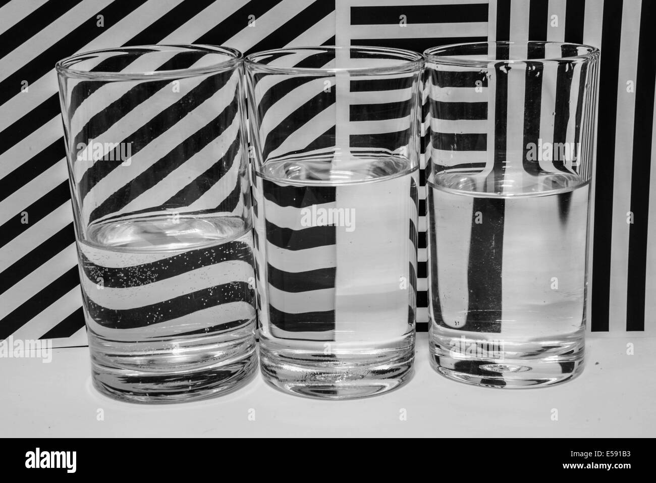 Le pattern design fond noir et blanc. Banque D'Images