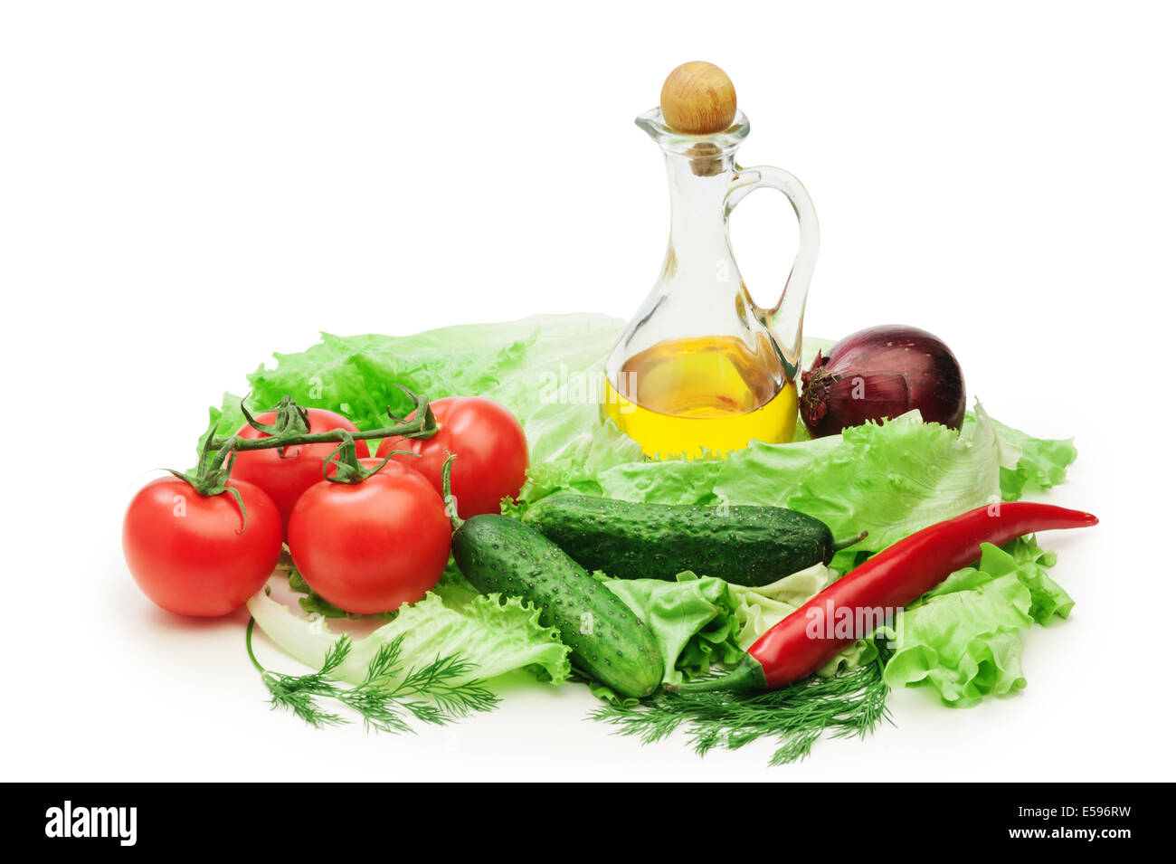 Mettre les légumes et cruche d'huile végétale isolé sur fond blanc Banque D'Images