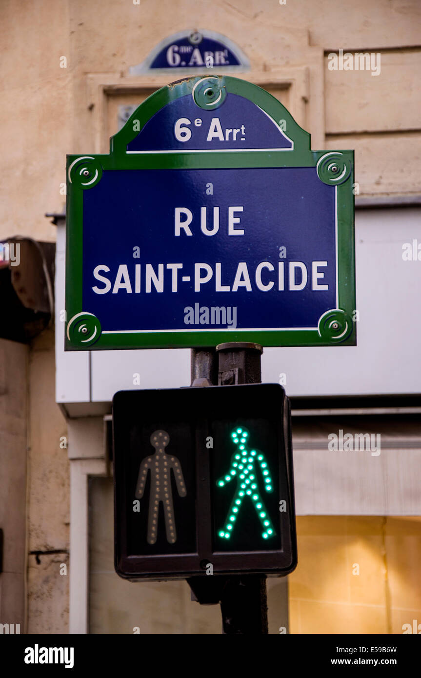 Rue Saint Placide Banque d'image et photos - Alamy