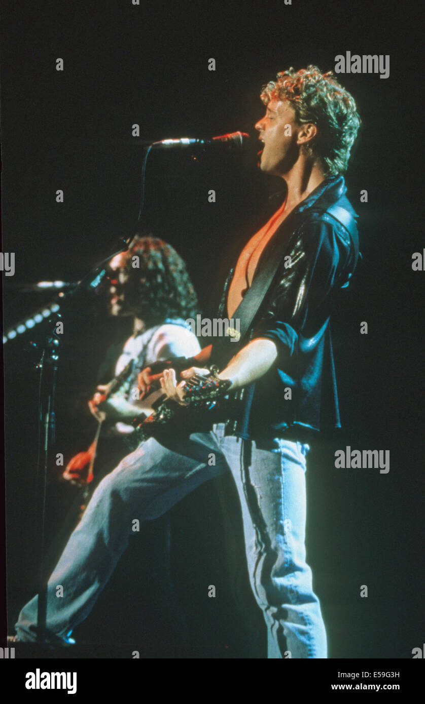 DEF LEPPARD groupe rock américain avec Viv Campbell à gauche et Rick Savage sur 1993 Banque D'Images