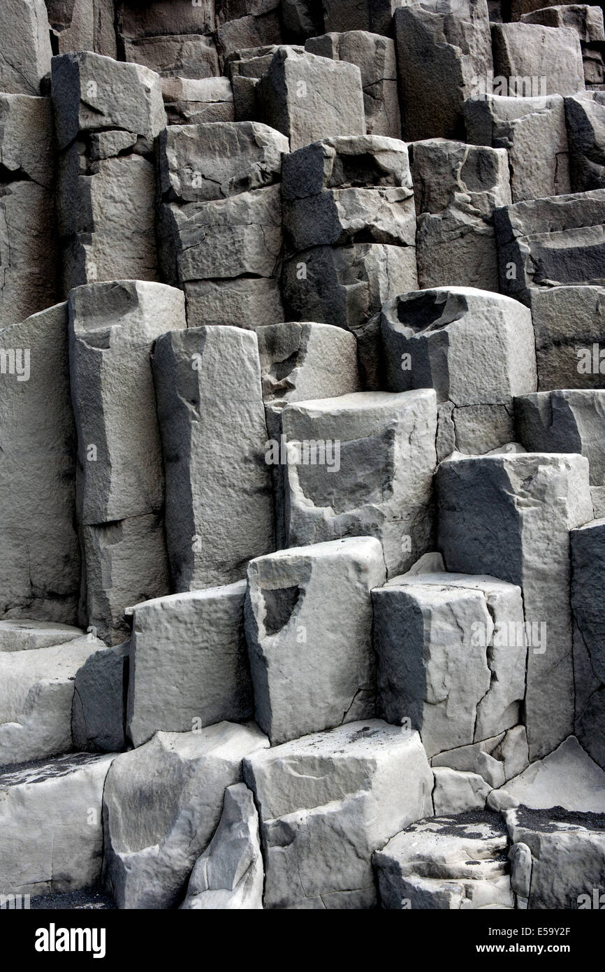 La plage de Reynisfjara qui jouit - Sud de l'Islande Banque D'Images