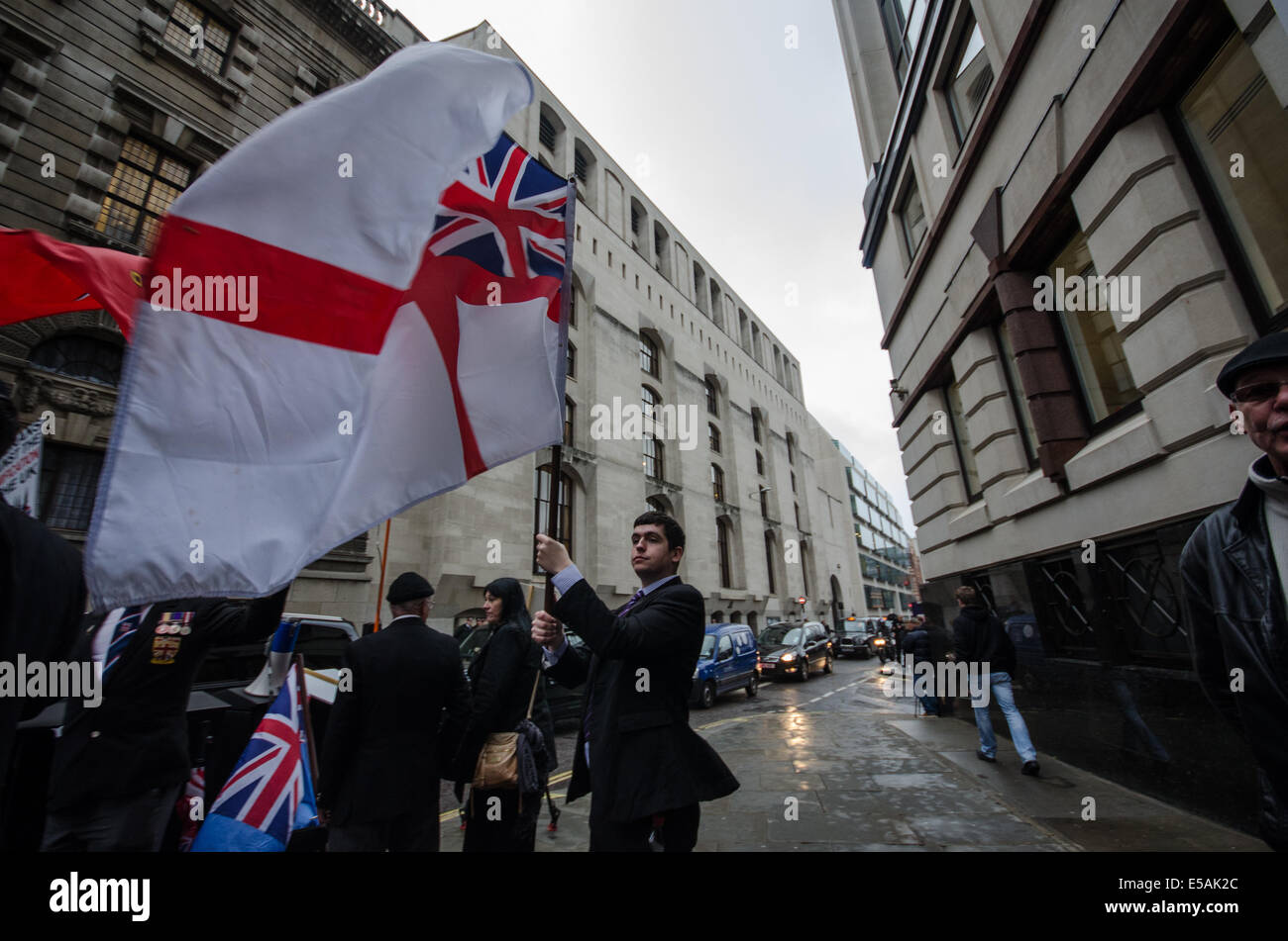 Leader Nick Griffin BNP hors cour Old Bailey pour Lee Rigby trial Banque D'Images