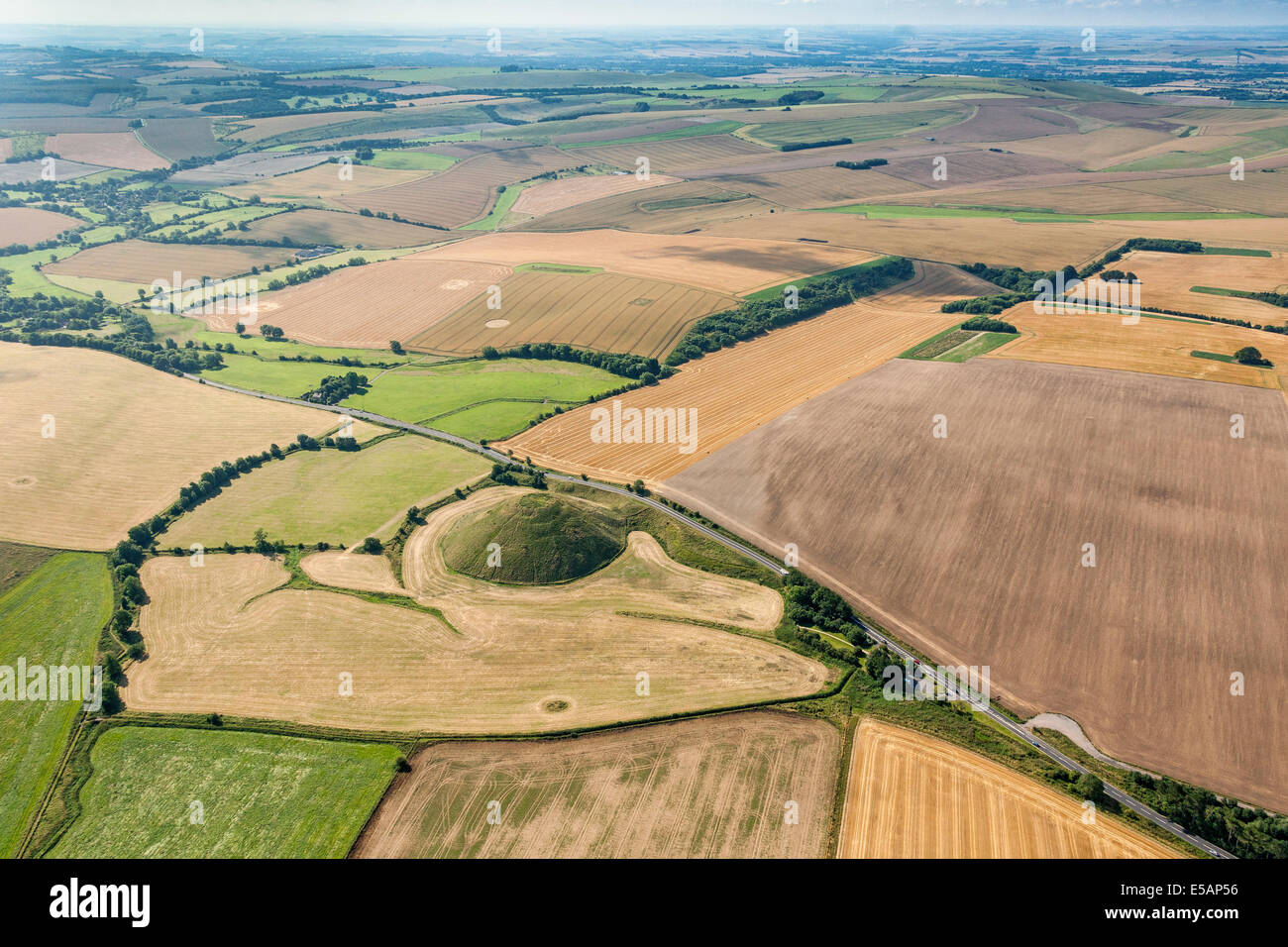 Vue aérienne de Silbury Hill, près de Avebury, Wiltshire, Royaume-Uni. JMH6179 Banque D'Images