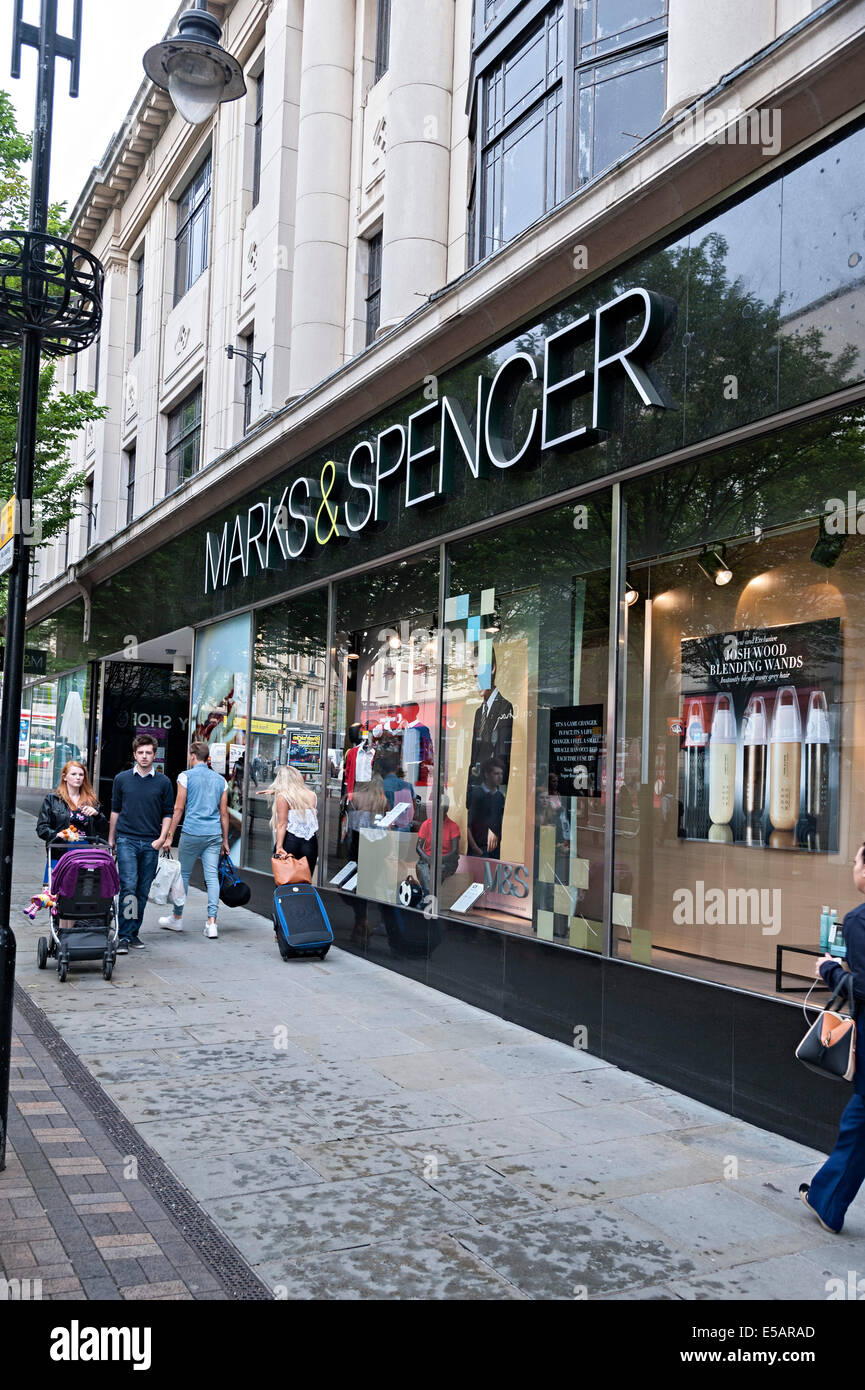 Marks and Spencer M&S store sale sign Nottingham Banque D'Images