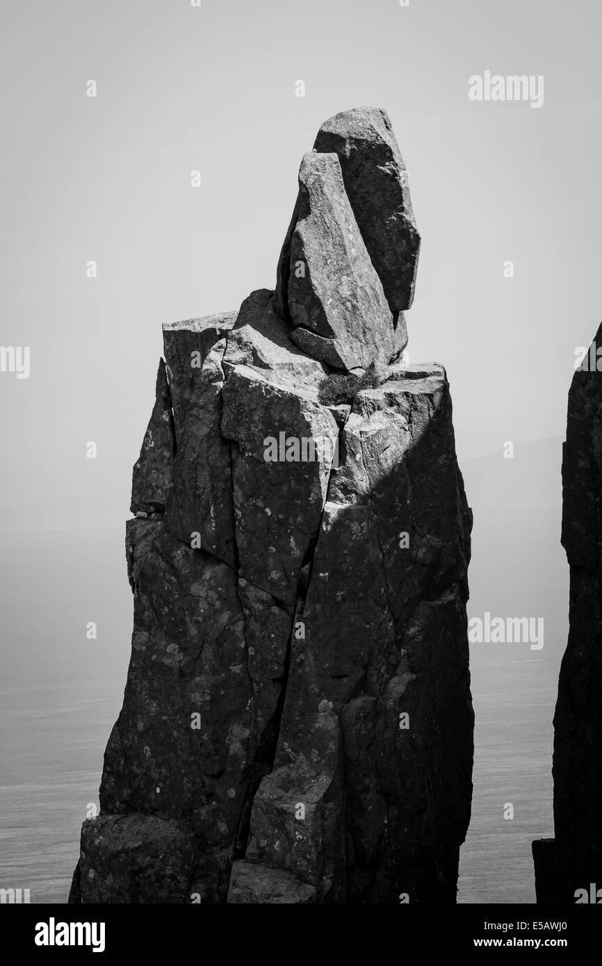 Un pilier de roche près du Mans gris tête juste chemin Antrim Irlande N Co Banque D'Images