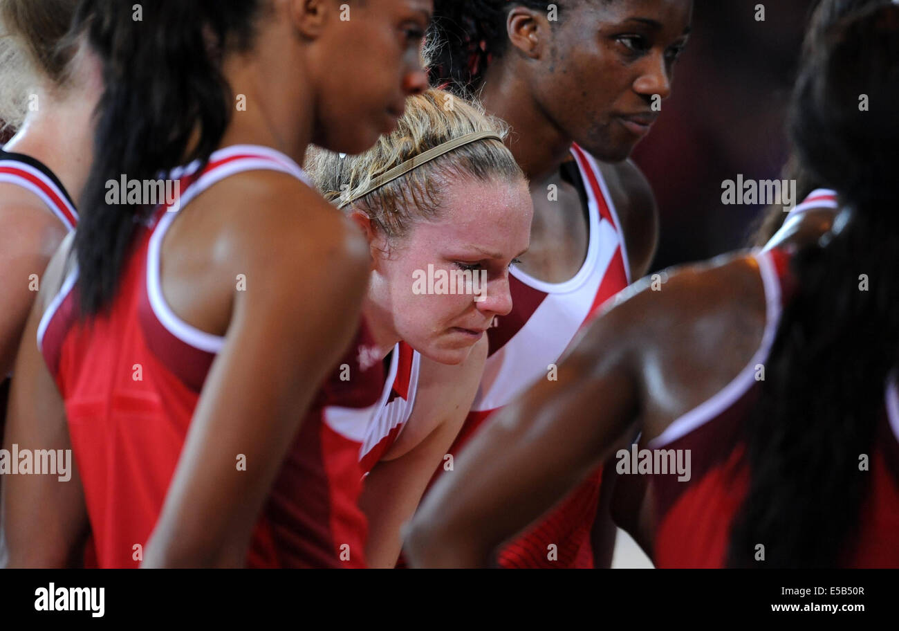 JOANNE HARTEN après la défaite de l'Australie V ANGLETERRE NETBALL SECC GLASGOW ECOSSE 26 Juillet 2014 Banque D'Images