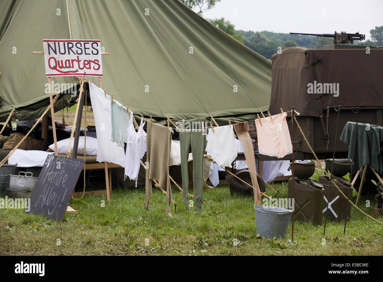 Quarts des infirmières et de premiers soins tente à une reconstitution Banque D'Images