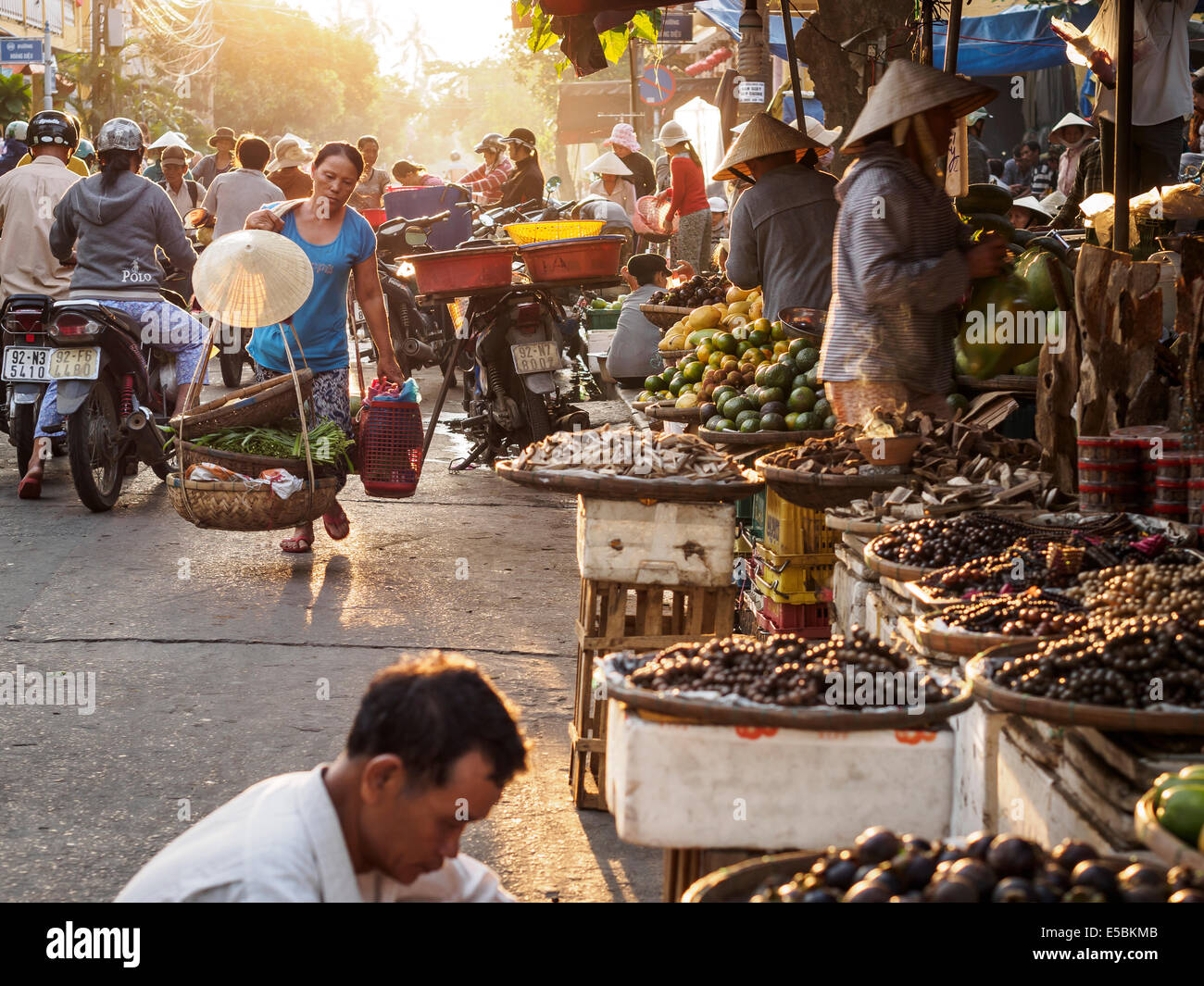 Hoi An Hoi An, ou, de la rue du marché dans la vieille ville, Vietnam Banque D'Images