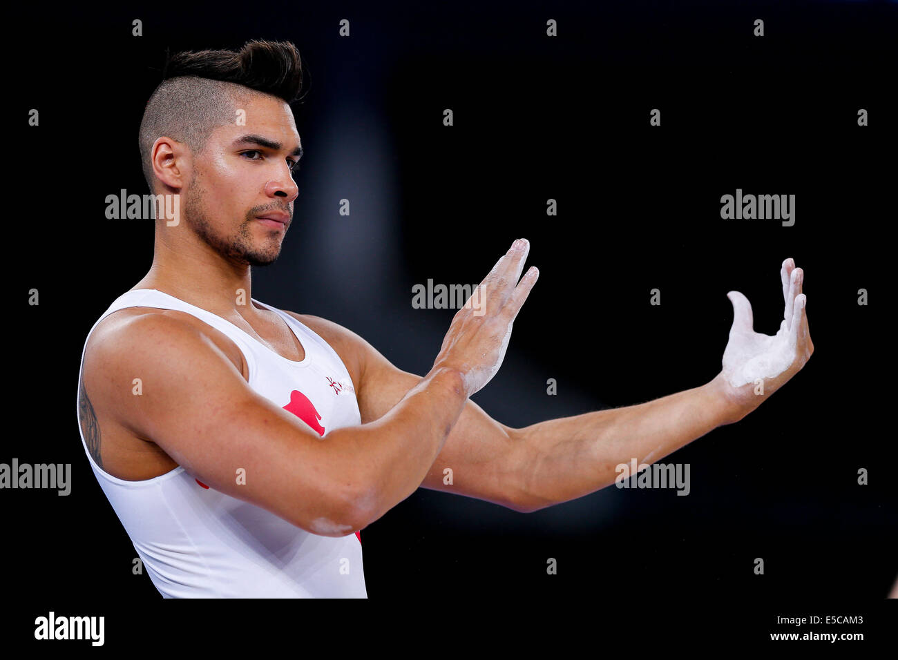 Glasgow, Ecosse. 27 juillet, 2014. Les Jeux du Commonwealth de Glasgow 2014 Jour 4. Podium de gymnastique artistique de la formation. Louis Smith d'Angleterre des gestes. Credit : Action Plus Sport/Alamy Live News Banque D'Images