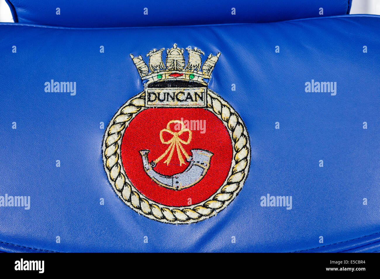 Belfast, Irlande du Nord. 26/07/2014 - Insigne sur la chaise du Capitaine de Type 45 destroyer HMS Duncan Crédit : Stephen Barnes/Alamy Live News Banque D'Images