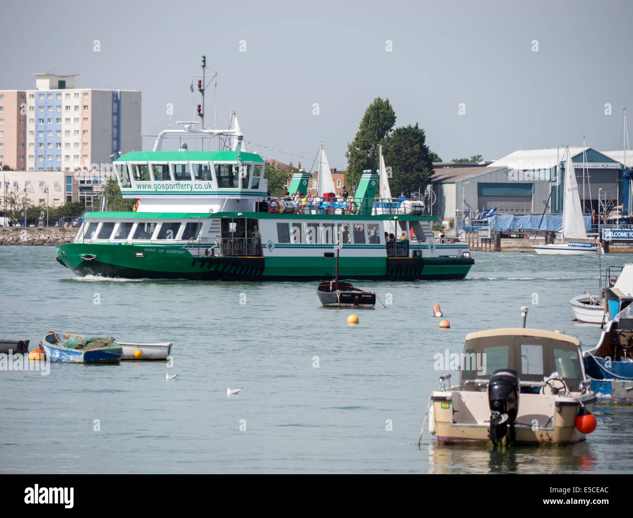 Le traversier de Gosport Le port de Portsmouth, Hampshire, Angleterre Banque D'Images