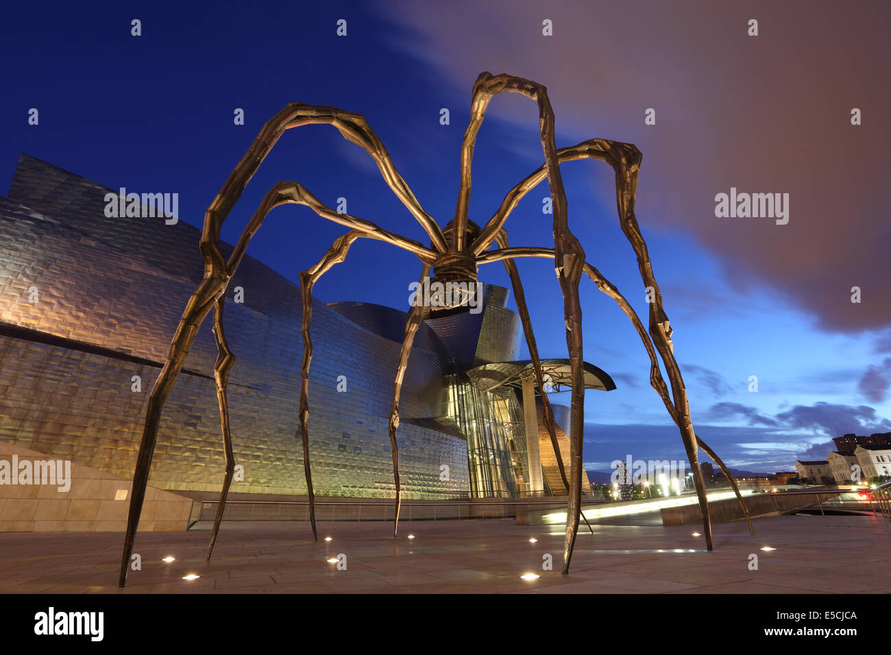Maman - sculpture de l'Araignée géante de Louise Bourgeois à la musée d'Art Contemporain Guggenheim à Bilbao, Espagne Banque D'Images