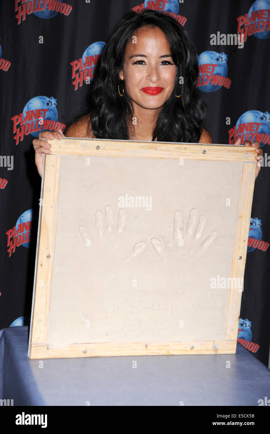 Courtney Reed assiste à la cérémonie empreinte de main au Planet Hollywood Times Square le 25 juillet 2014 à New York./photo alliance Banque D'Images