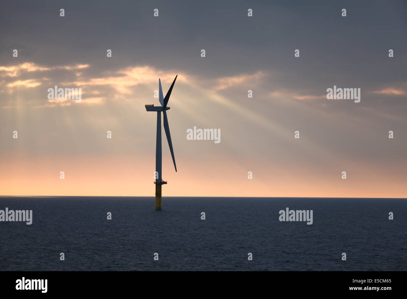 Gwynt y Mor ferme éolienne au large de la côte nord du Pays de Galles au cours de la phase de construction en 2014. Banque D'Images