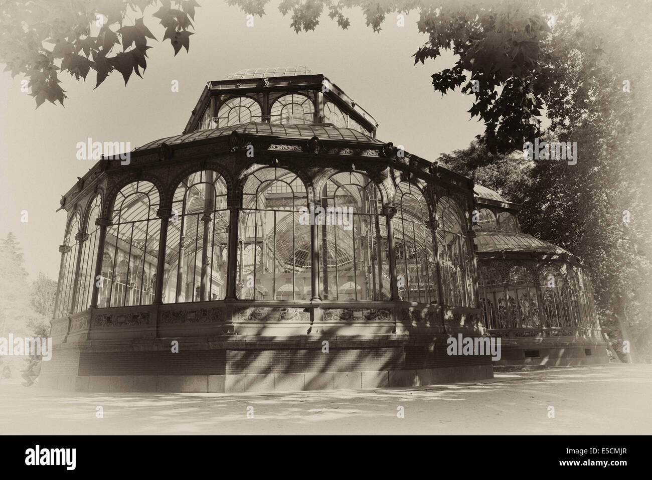 Pavillon de verre par Ricardo Velázquez Bosco, Crystal Palace, palais de cristal, le parc du Retiro, Parque del Buen Retiro Banque D'Images