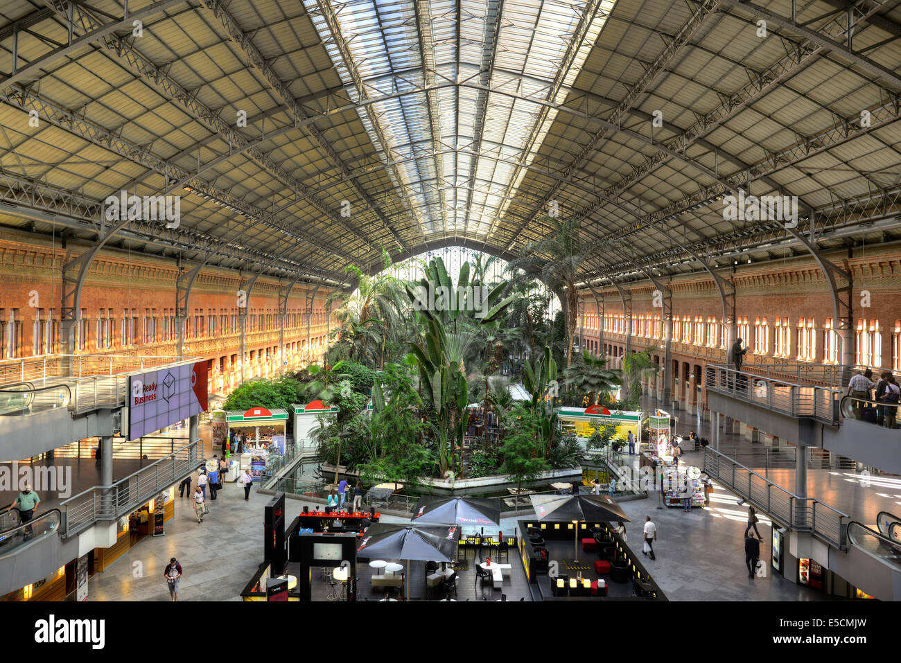 Jardin botanique, la gare de Madrid ou Estación de Puerta de Atocha, Espagne Banque D'Images
