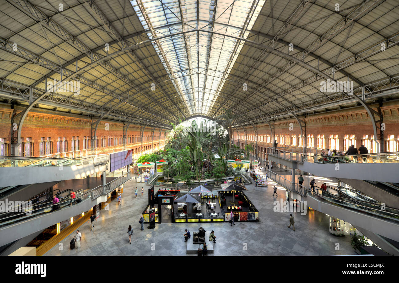 Jardin botanique, la gare de Madrid ou Estación de Puerta de Atocha, Espagne Banque D'Images