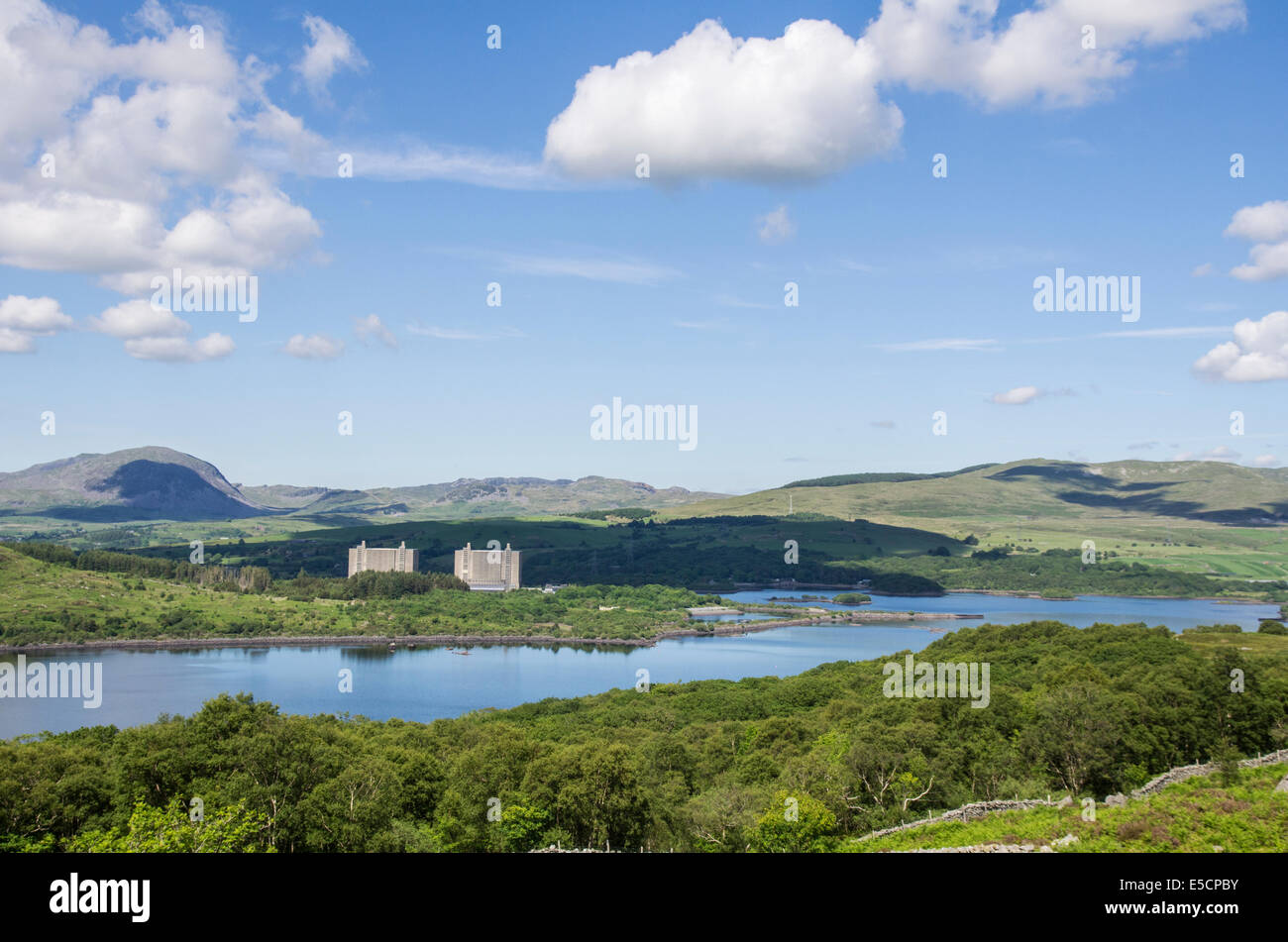 Trawsfynydd power station nucléaire et de Trawsfynydd Lake, Gwynedd, au nord du Pays de Galles Banque D'Images