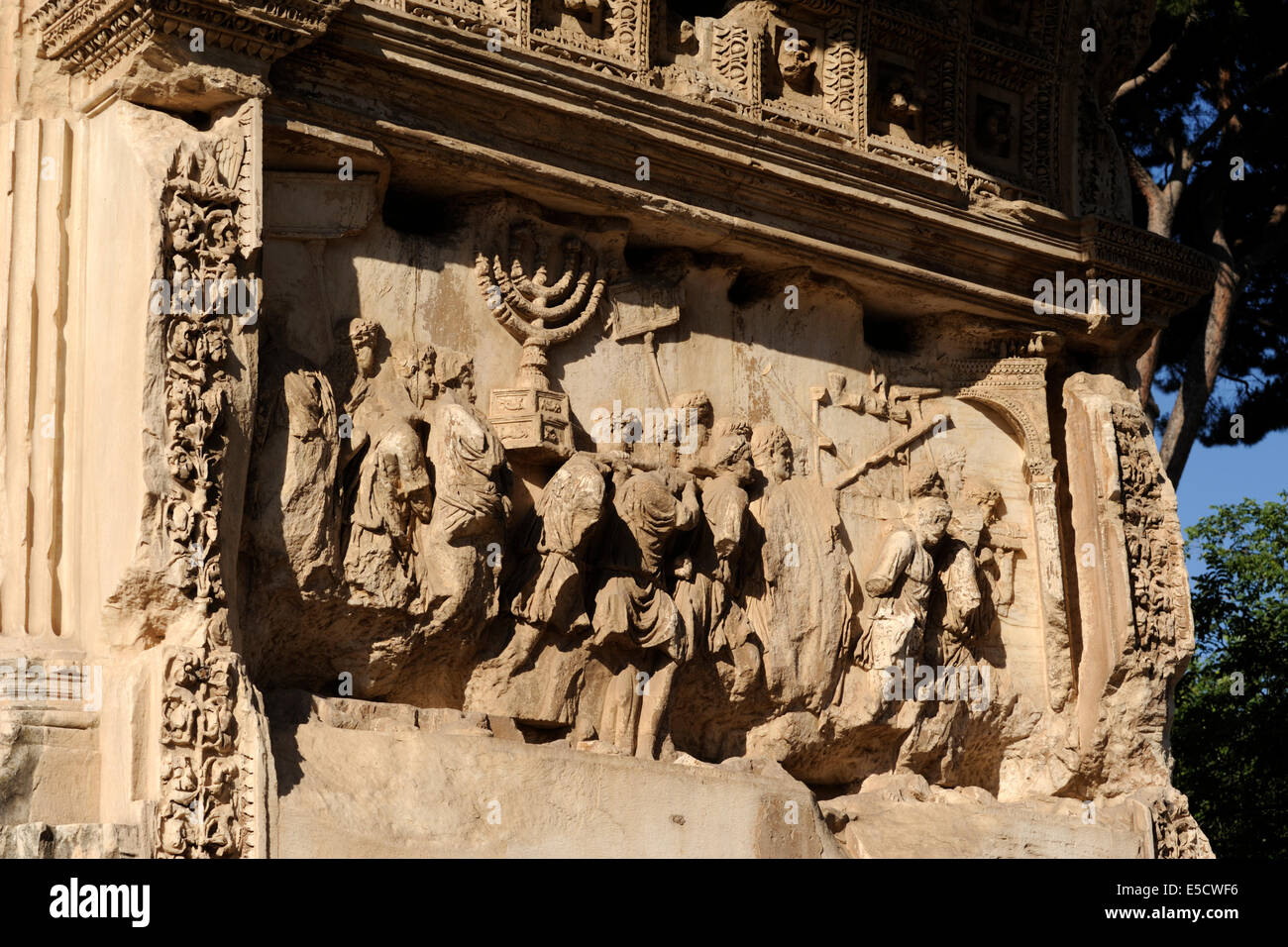 Italie, Rome, Forum romain, arc de Titus, bas relief Banque D'Images