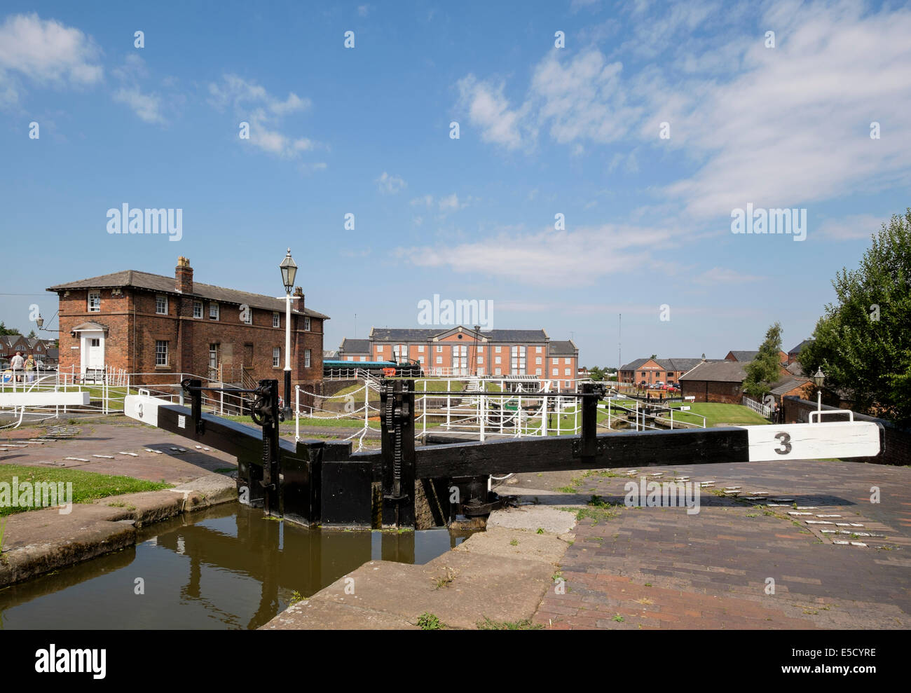 Whitby verrous sur du canal de Shropshire Union au niveau national Waterways Museum à Ellesmere Port, Wirral, Cheshire, Angleterre, Royaume-Uni, Angleterre Banque D'Images