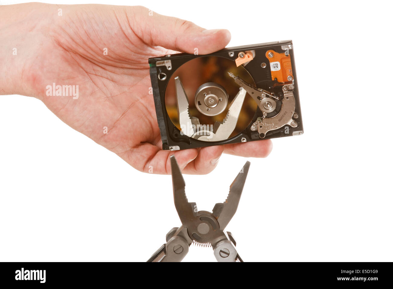 Ouvrez le disque dur en main isolé sur fond blanc Banque D'Images