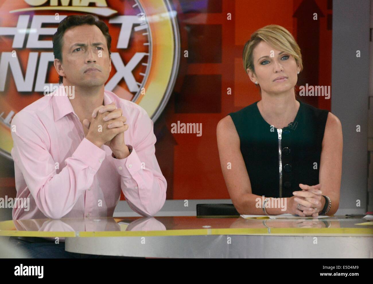 New York, NY, USA. 28 juillet, 2014. Andrew Shue, Amy Robach à talk show apparition pour la célébrité Candids à Good Morning America (GMA), GMA Studios, New York, NY 28 juillet 2014. Credit : Derek Storm/Everett Collection/Alamy Live News Banque D'Images