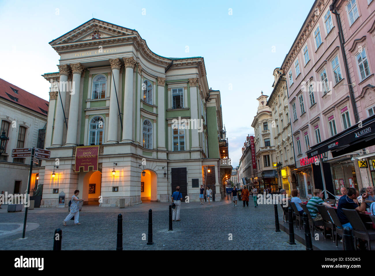 Opéra de Prague le Théâtre des Estates ou Stavovské divadlo est un théâtre historique de Prague. Créé par la République tchèque Don Giovanni de Mozart Banque D'Images