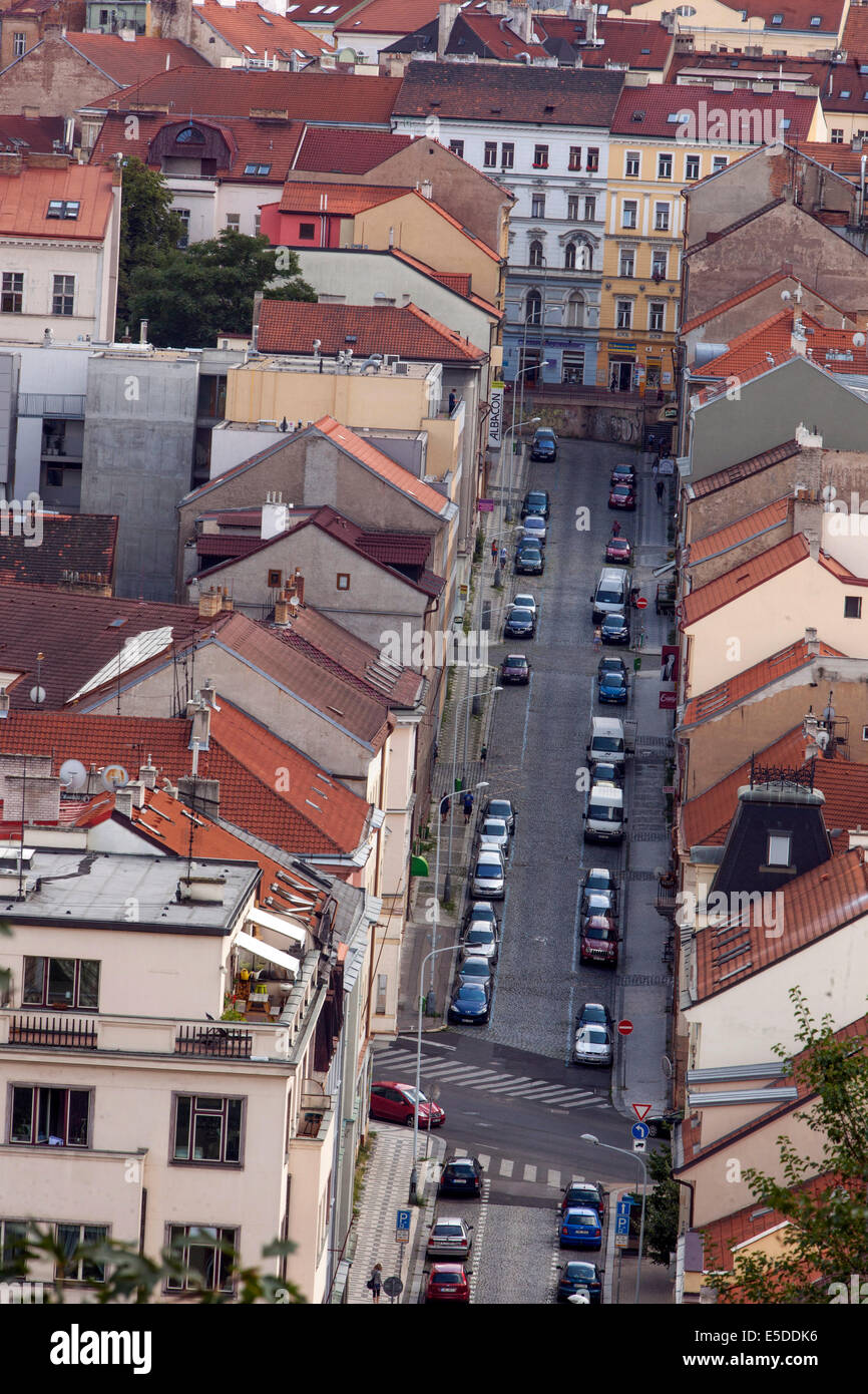 District de Zizkov à Prague, étalement urbain typique Banque D'Images
