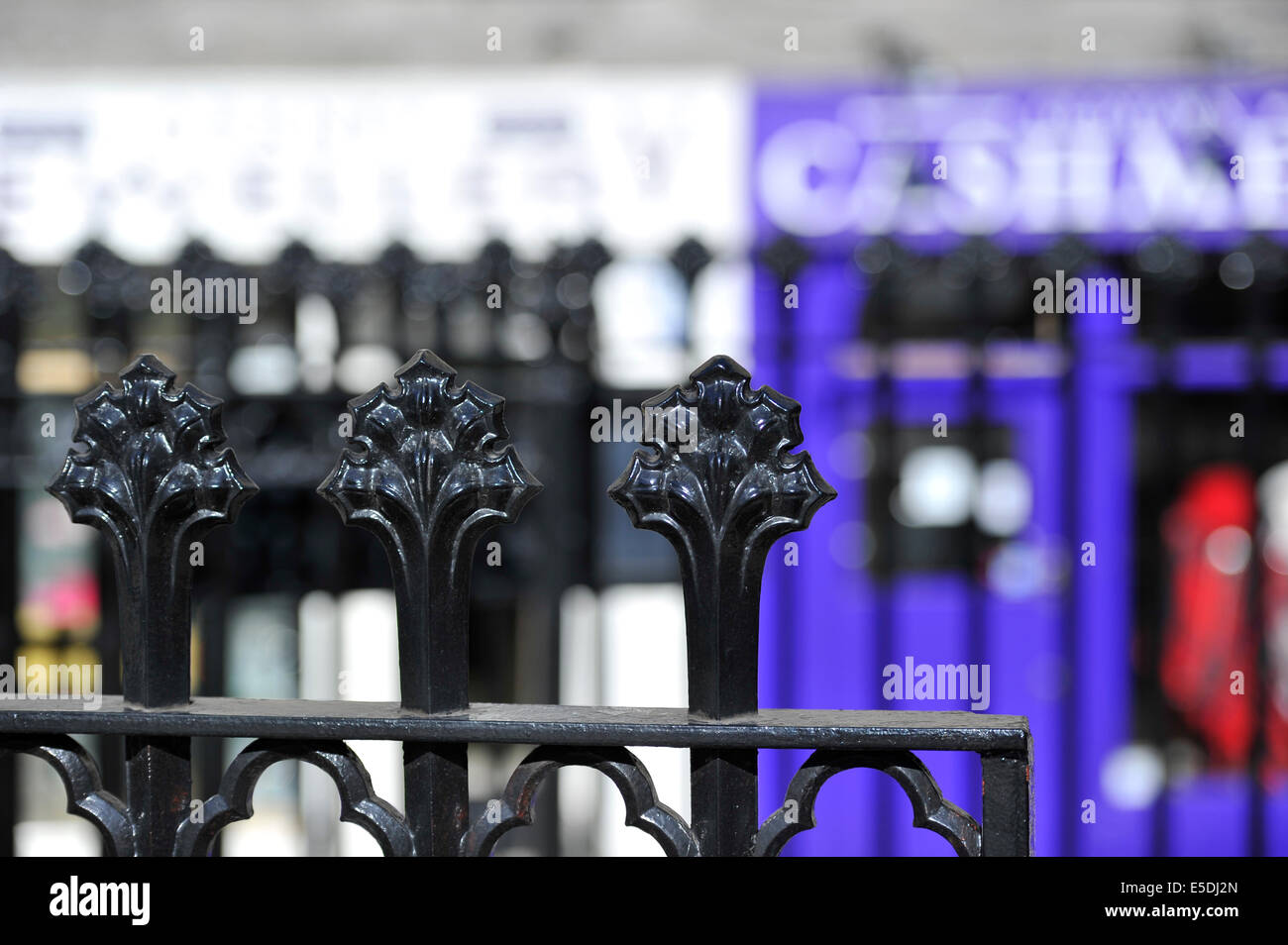 Royaume-uni, Ecosse, Edimbourg, ornements en fer forgé sur barrière, Close up Banque D'Images