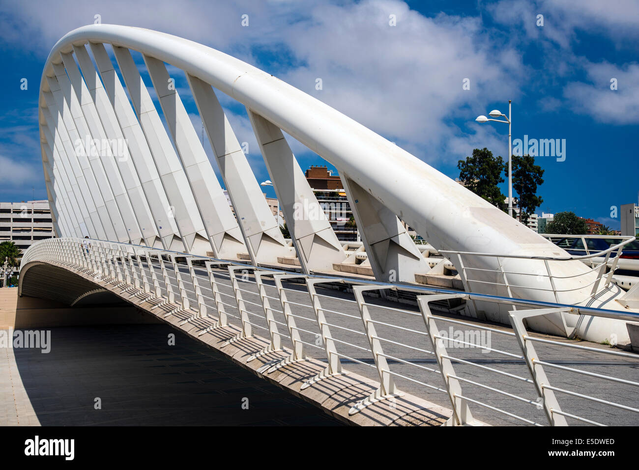 Pont d'exposition ou de Puente de la Exposicion par l'architecte Santiago Calatrava, Valencia, Espagne Banque D'Images