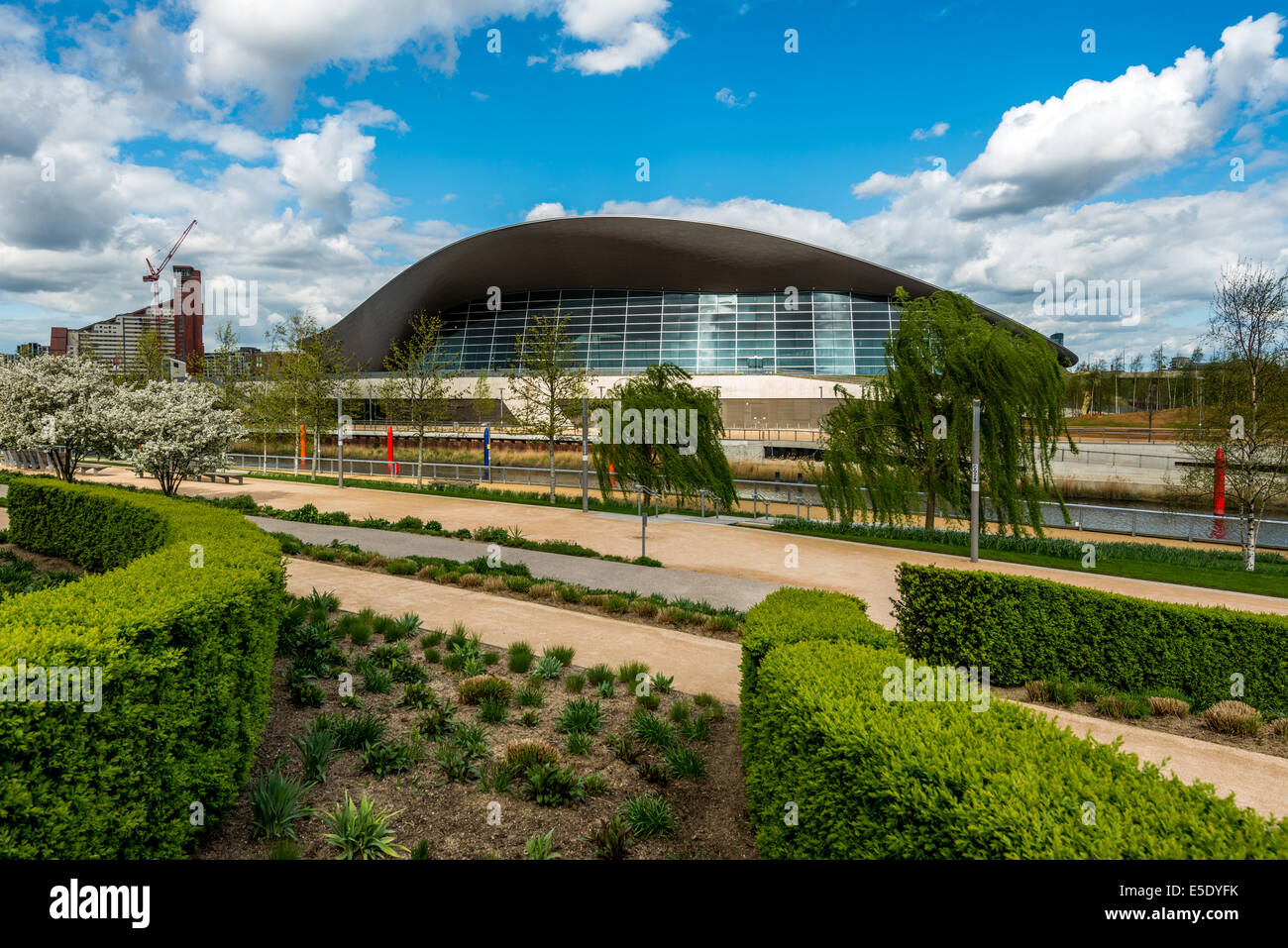 Le Centre Aquatique de Londres est une installation intérieure avec deux piscines et un bassin de plongée dans le Queen Elizabeth Olympic Park Banque D'Images