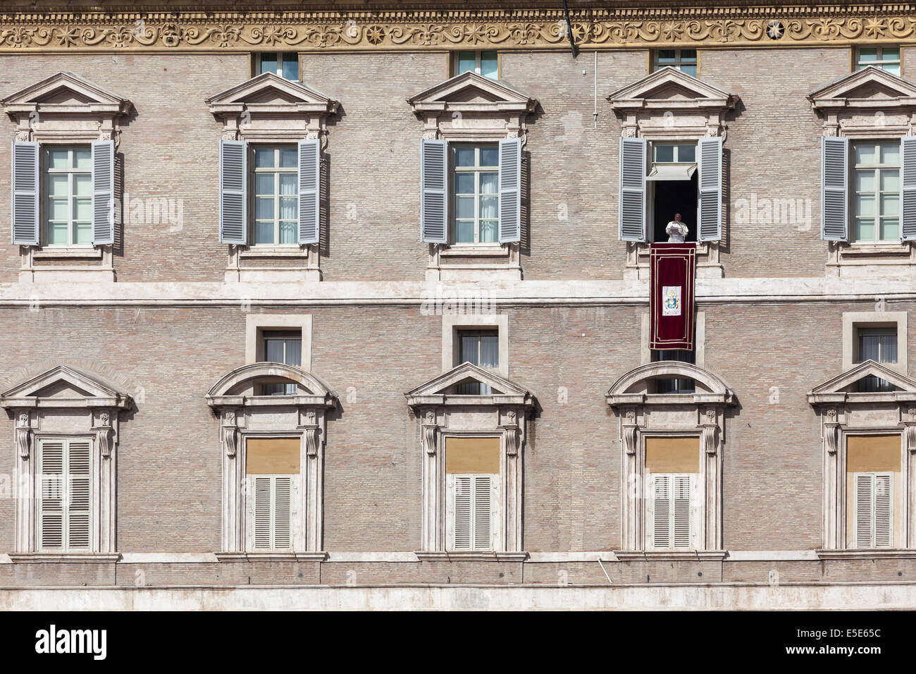 Le pape François à fenêtre dans la Cité du Vatican, Italie, Europe Banque D'Images