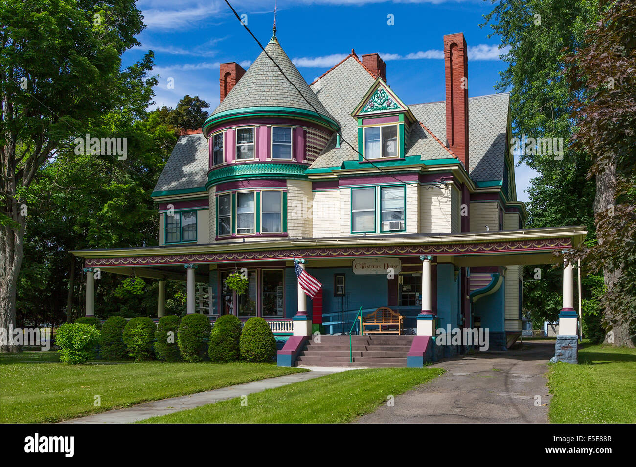 Magasin en ligne de Noël dans une maison victorienne Queen Anne à Elmira New York Banque D'Images