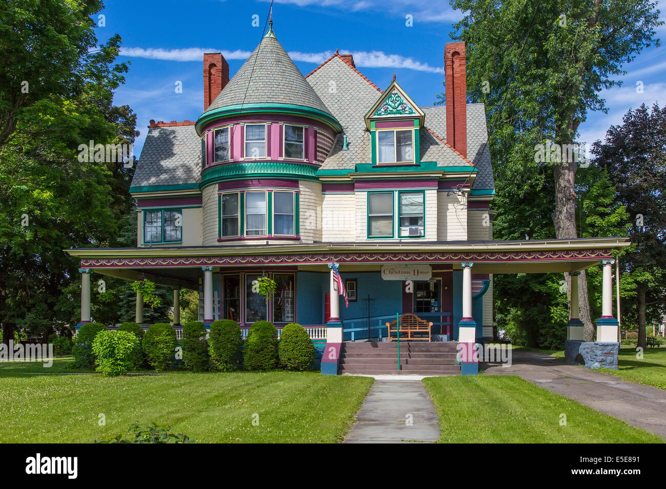 Magasin en ligne de Noël dans une maison victorienne Queen Anne à Elmira New York Banque D'Images