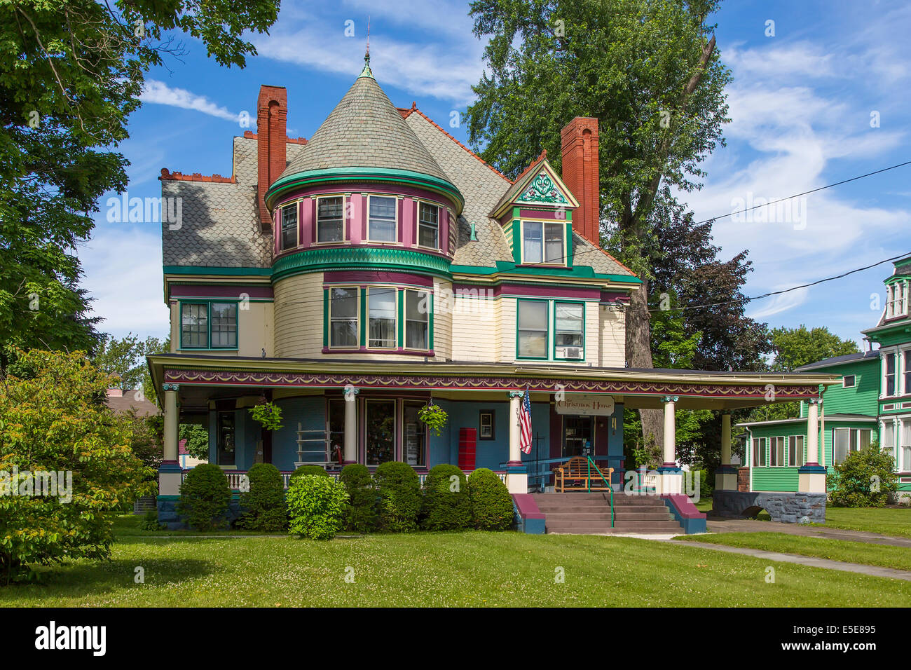 Magasin en ligne de Noël dans une maison victorienne Queen Anne à Elmira New York Banque D'Images