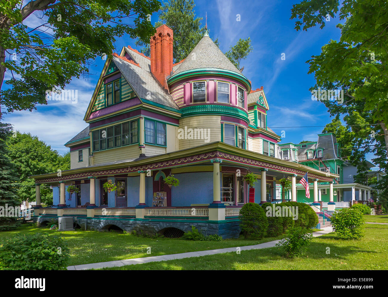 Magasin en ligne de Noël dans une maison victorienne Queen Anne à Elmira New York Banque D'Images