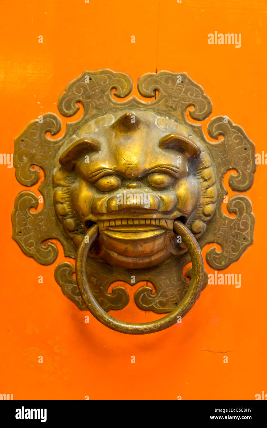 Statue de Bouddha au monastère Po Lin HK Lantau Hong bras poignée en temple Banque D'Images