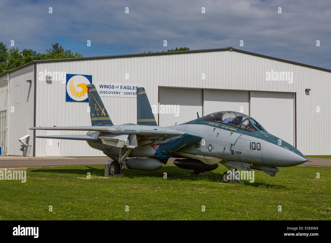 Grumman F14A Tomcat à Wings of Eagles Discovery Centre Aviation Museum